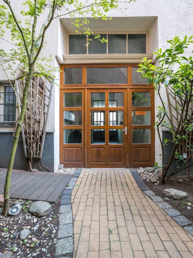 Schoenhouse Avenue - Digital Access * Berlin