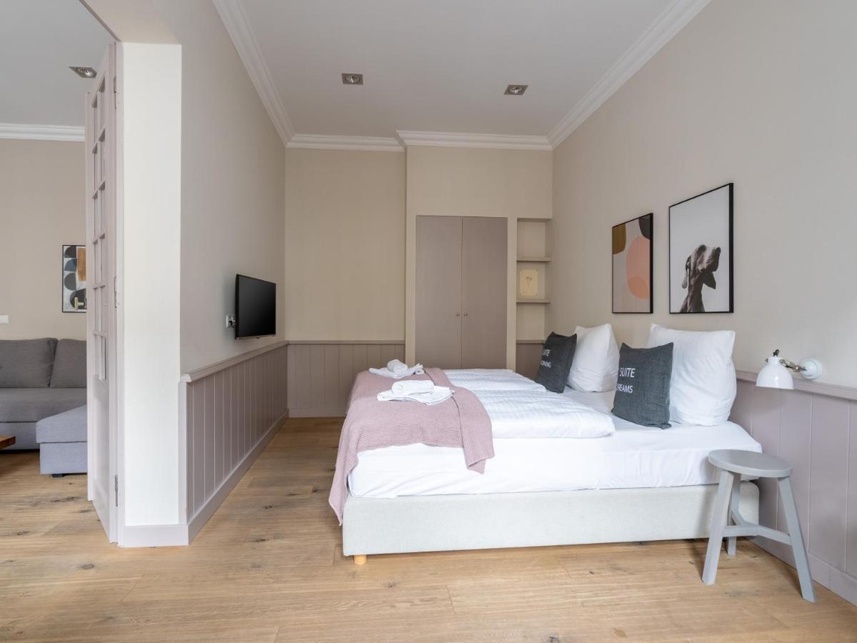 Schoenhouse Avenue - Digital Access * Berlin