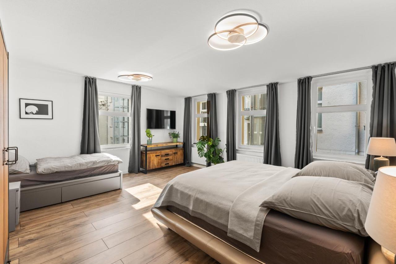 The Tieckstr Loft For Up To 7 People With 2 Bathrooms *