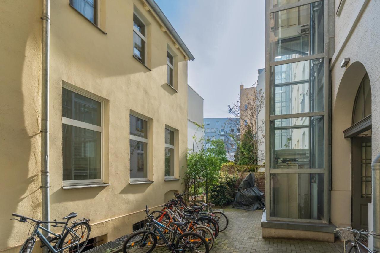 The Tieckstr Loft For Up To 7 People With 2 Bathrooms Apartment