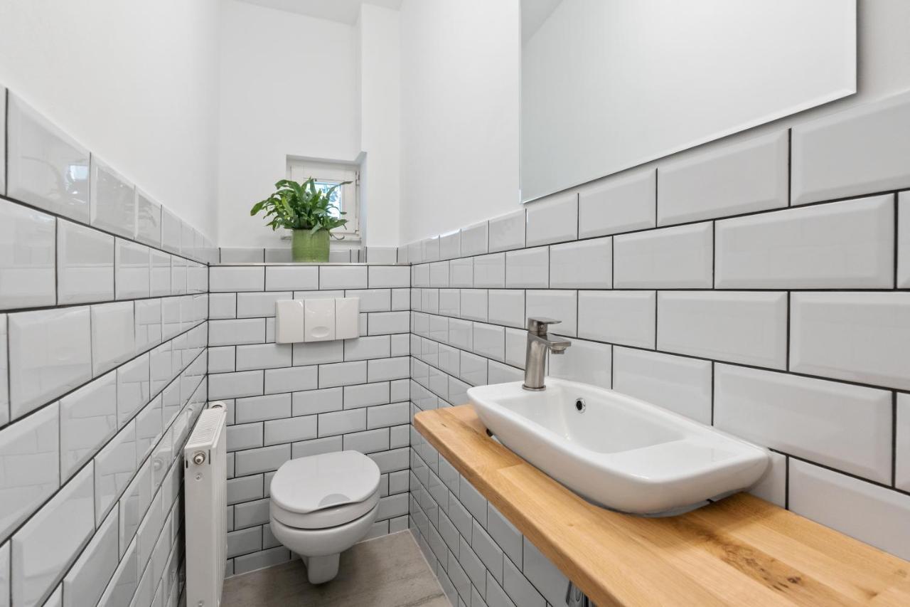 The Tieckstr Loft For Up To 7 People With 2 Bathrooms