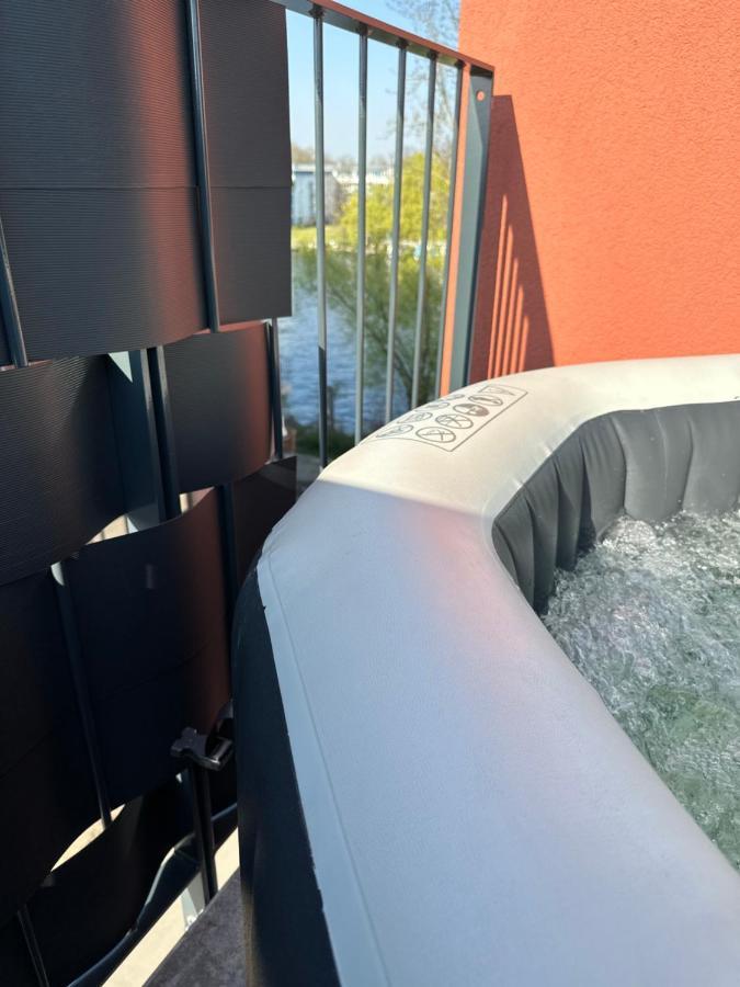 Am Wasser Nahe Ber Mit Whirlpool & Kamin Apartment *