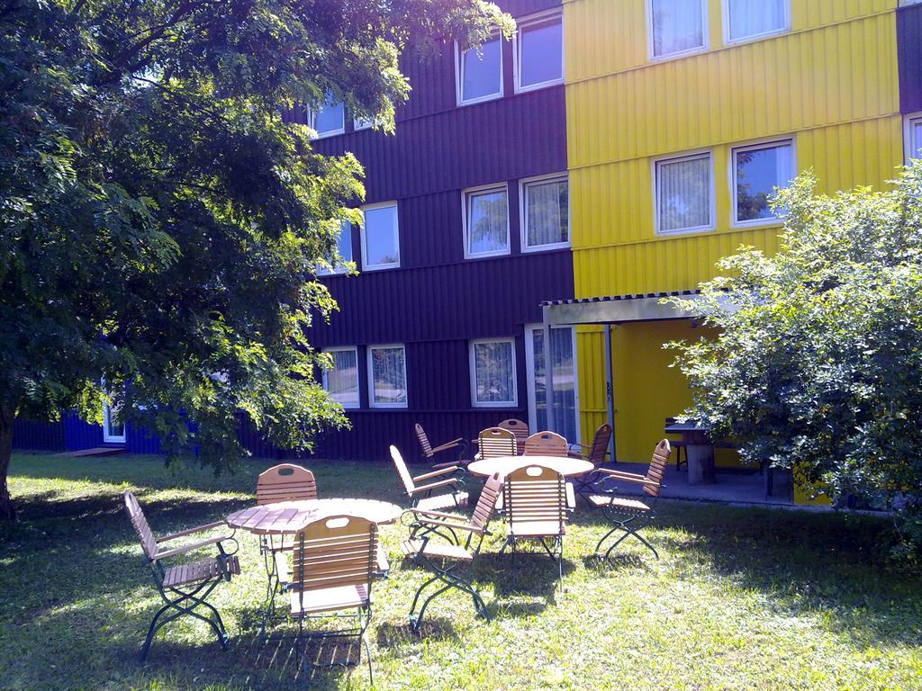 Hotel B1 2*