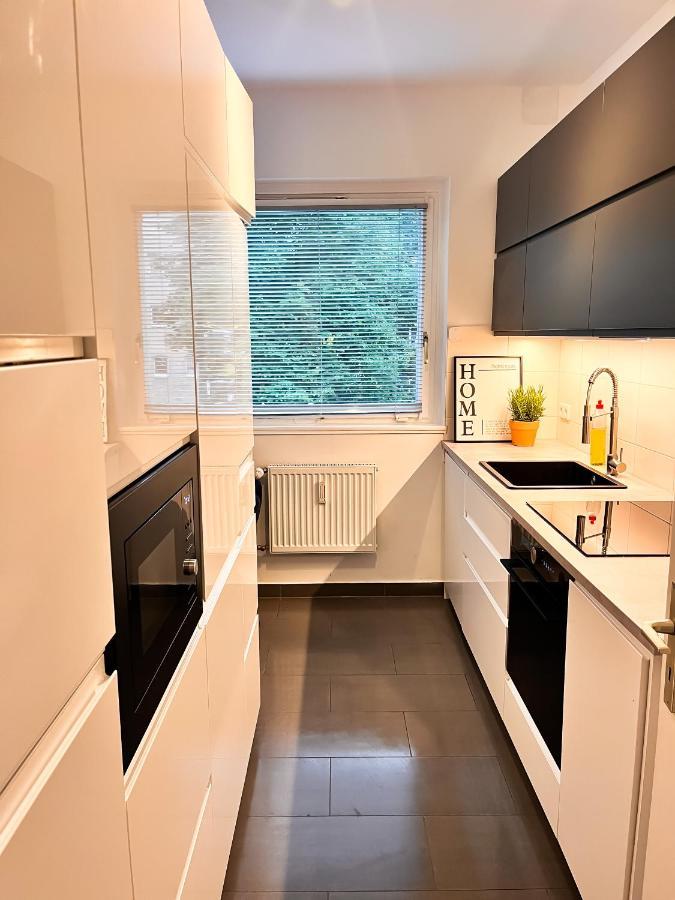 01 Bedroom In Mitte-Up To 5 People-Private Free Parking Apartamento Berlim