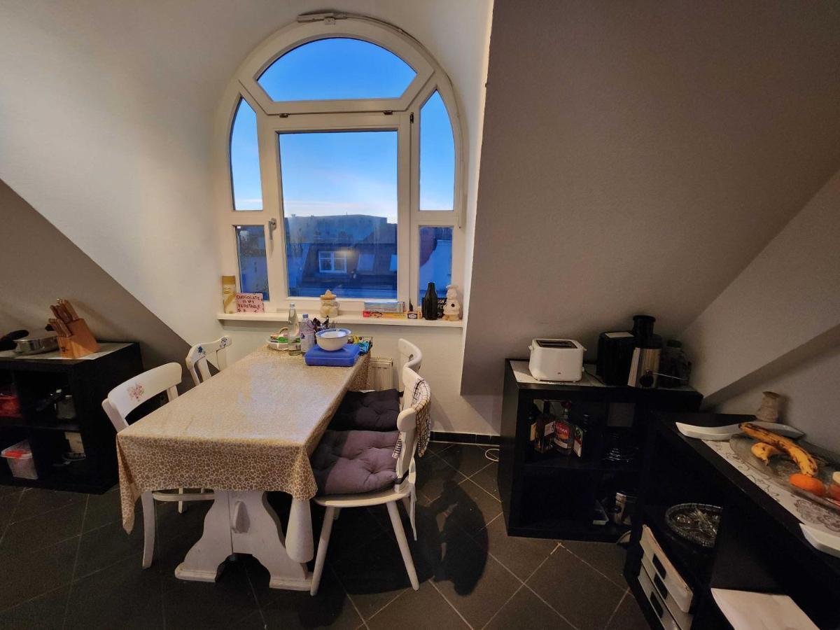 One Private Available In A Two In Tegel, Homestay *