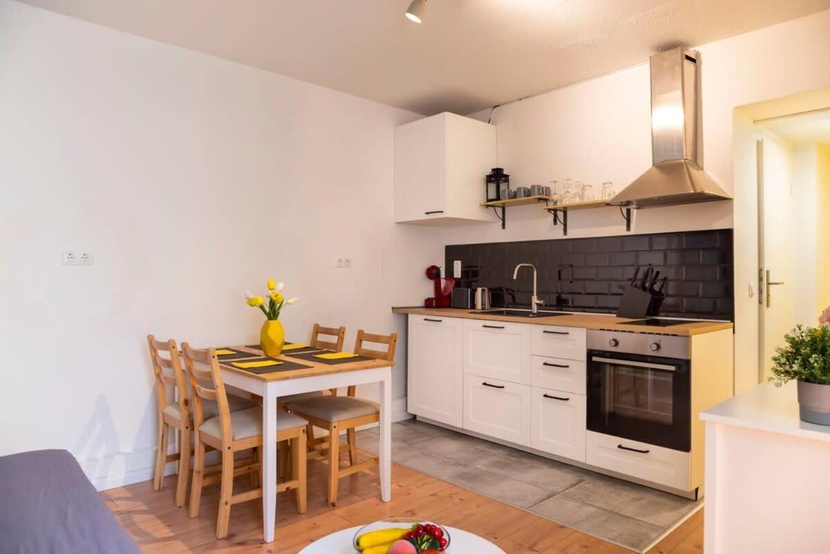 Apartment 2 Bedroom In Great Location In Kreuzberg *