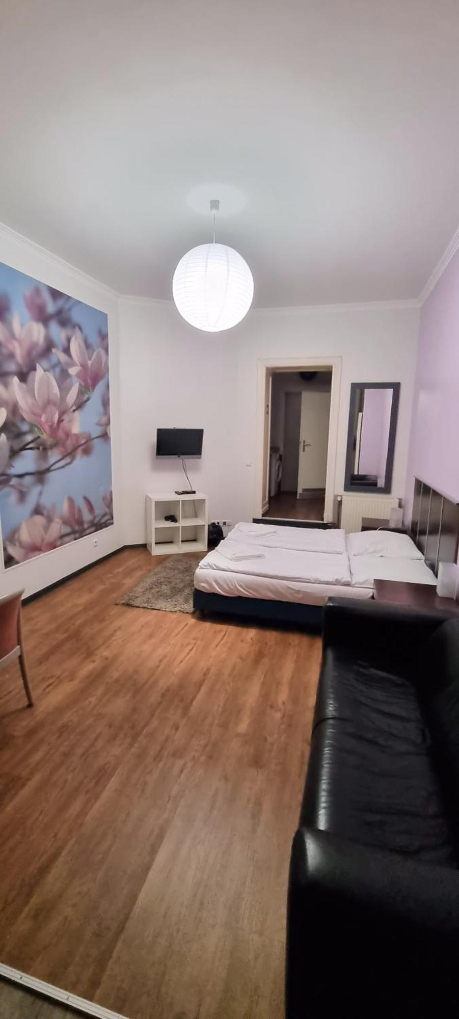 Albert Rooms Guest house