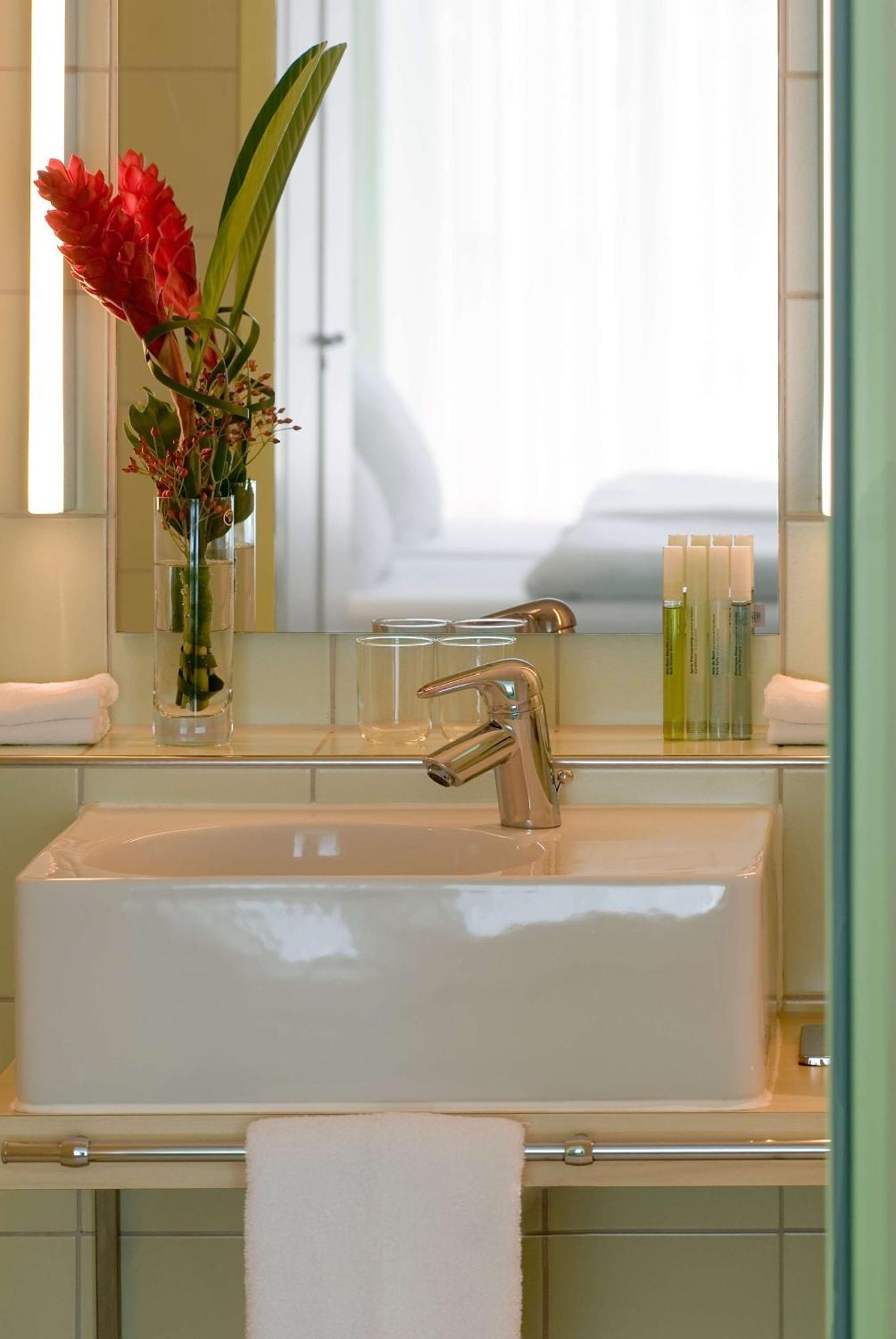 Park Plaza Hotel 4*