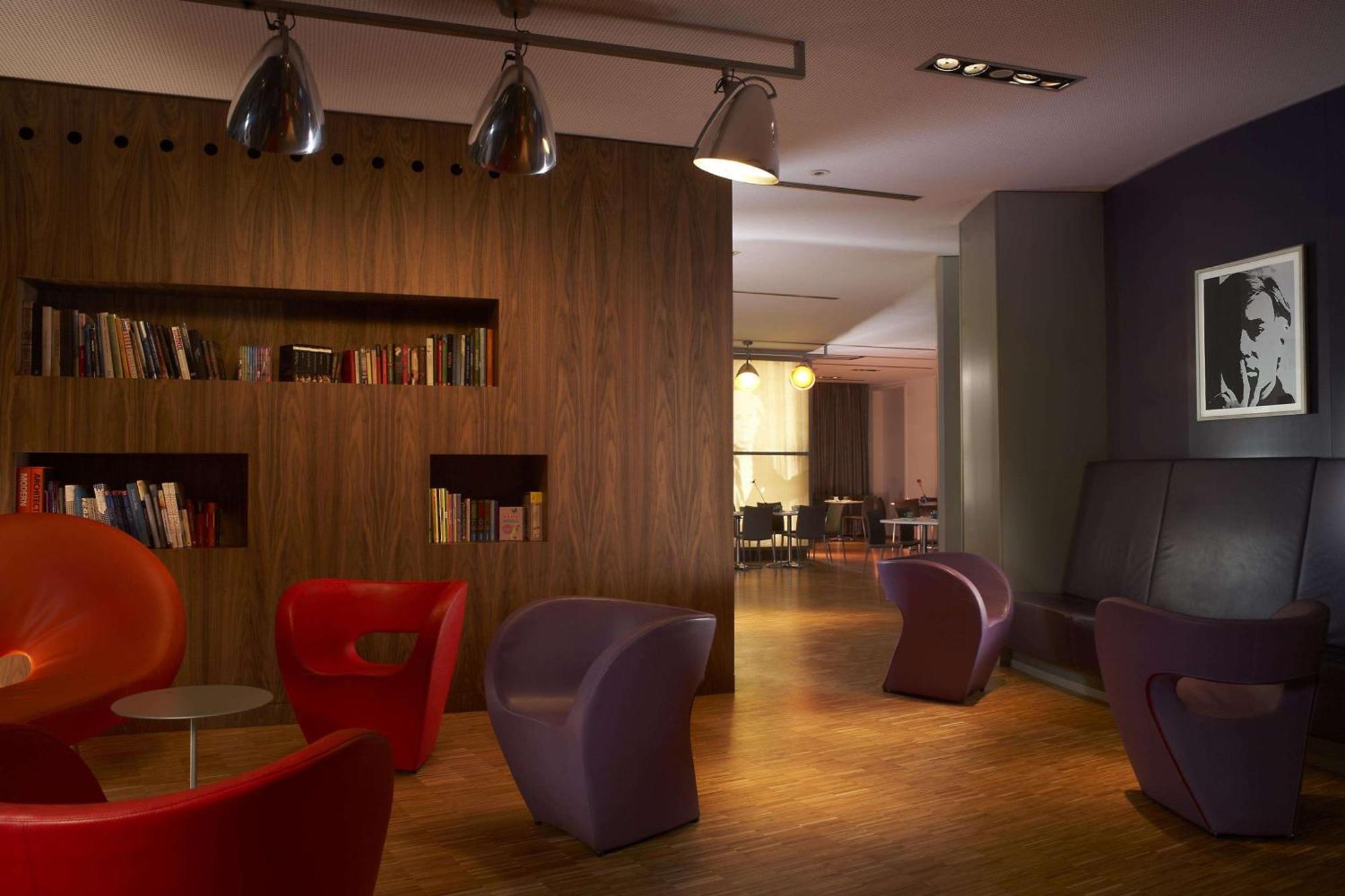 Park Plaza Hotel 4*