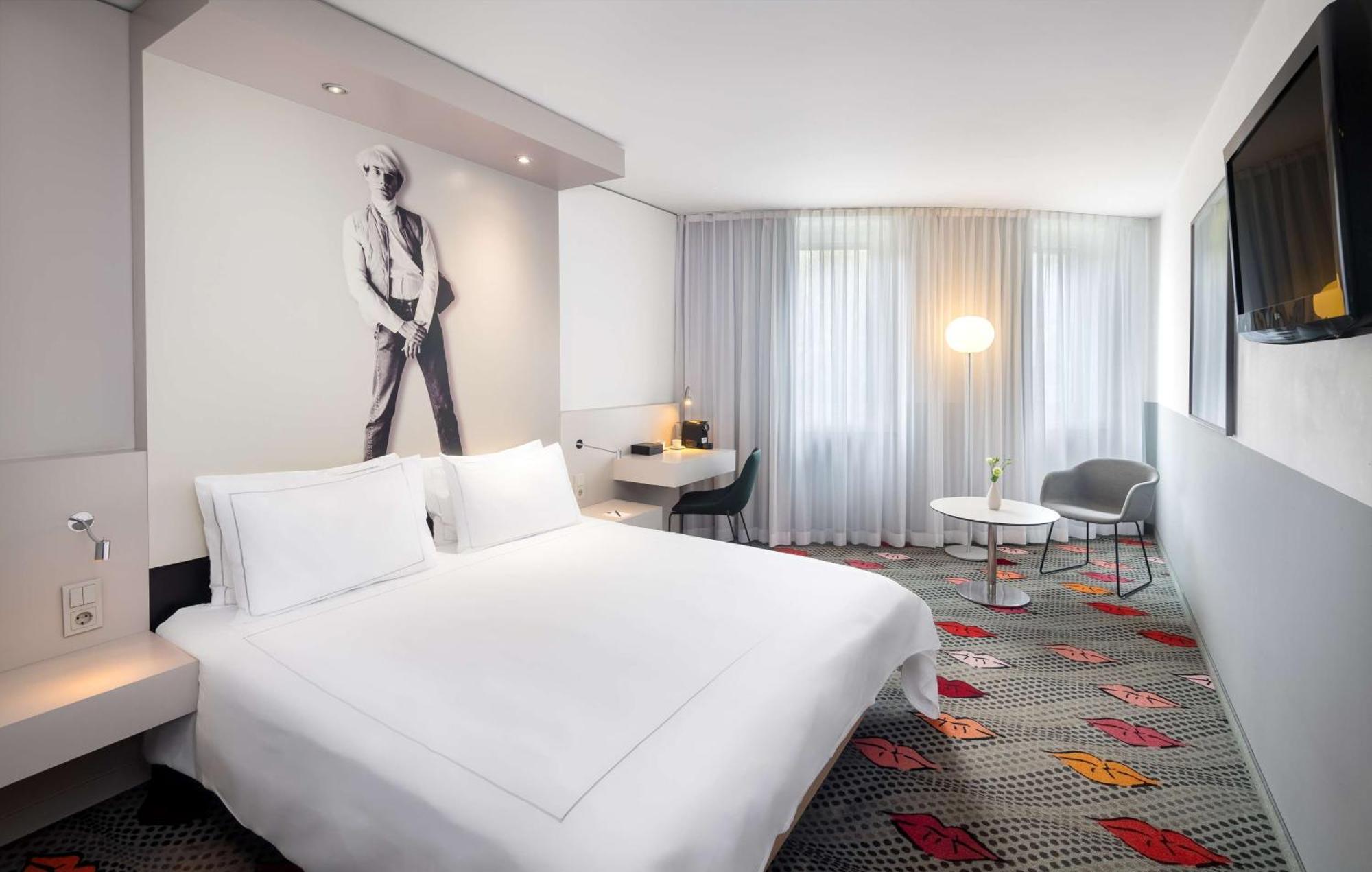 Park Plaza Hotel