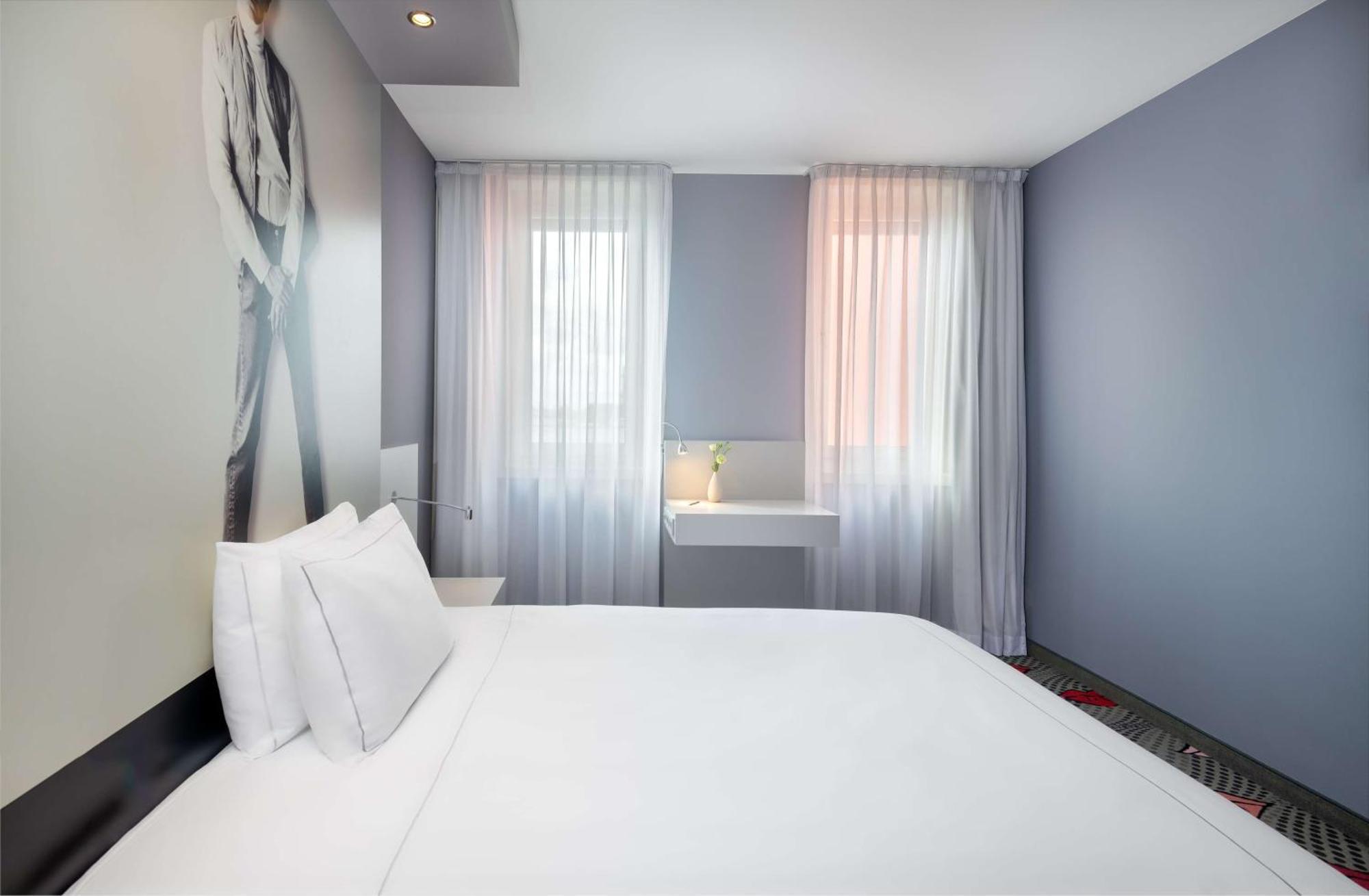 Park Plaza 4*