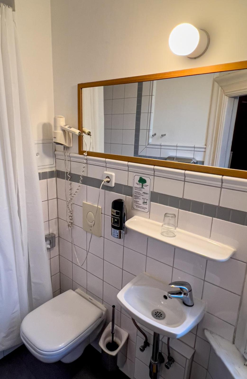 Hotel Hotel-maison Am Olivaer Platz
