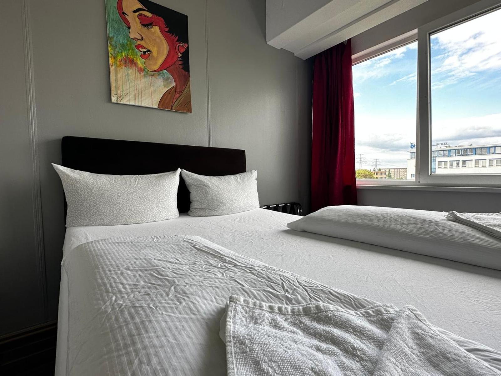 Ootel.com Hotel 3*