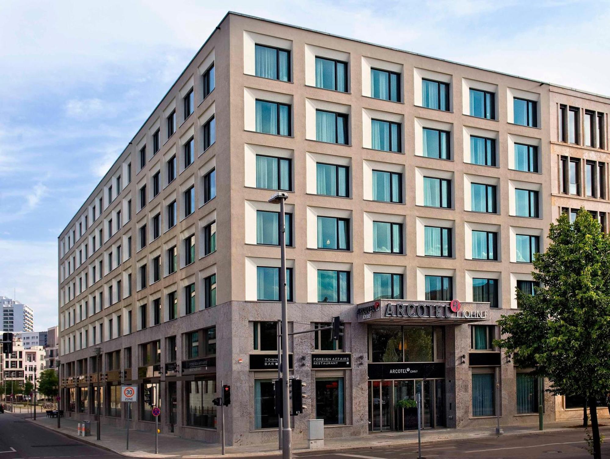 Hotel Arcotel John F