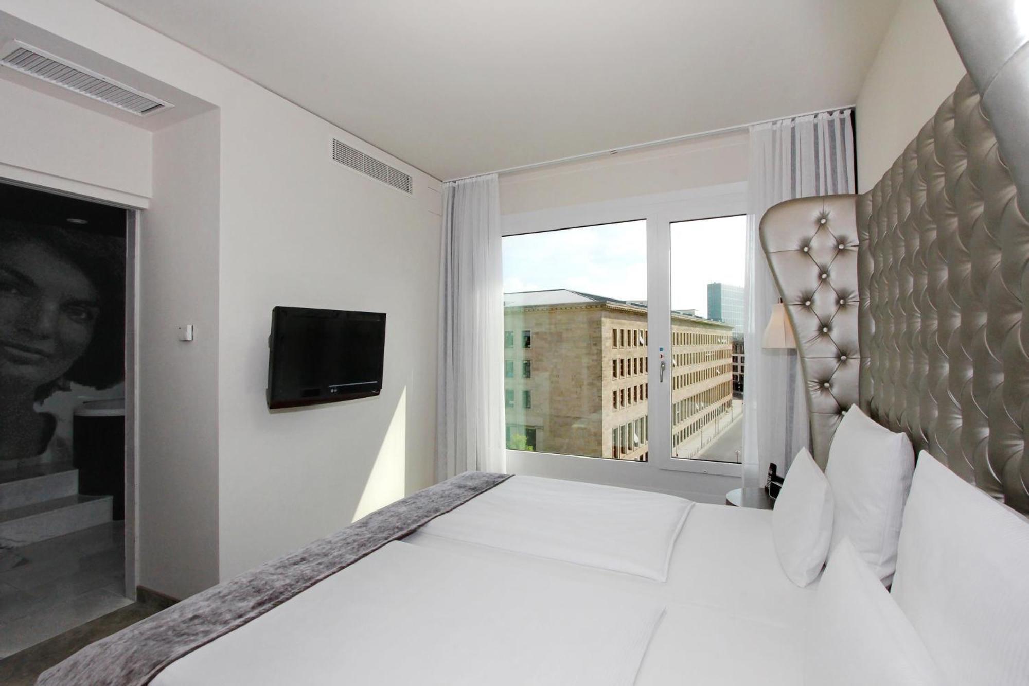 Arcotel John F Hotel