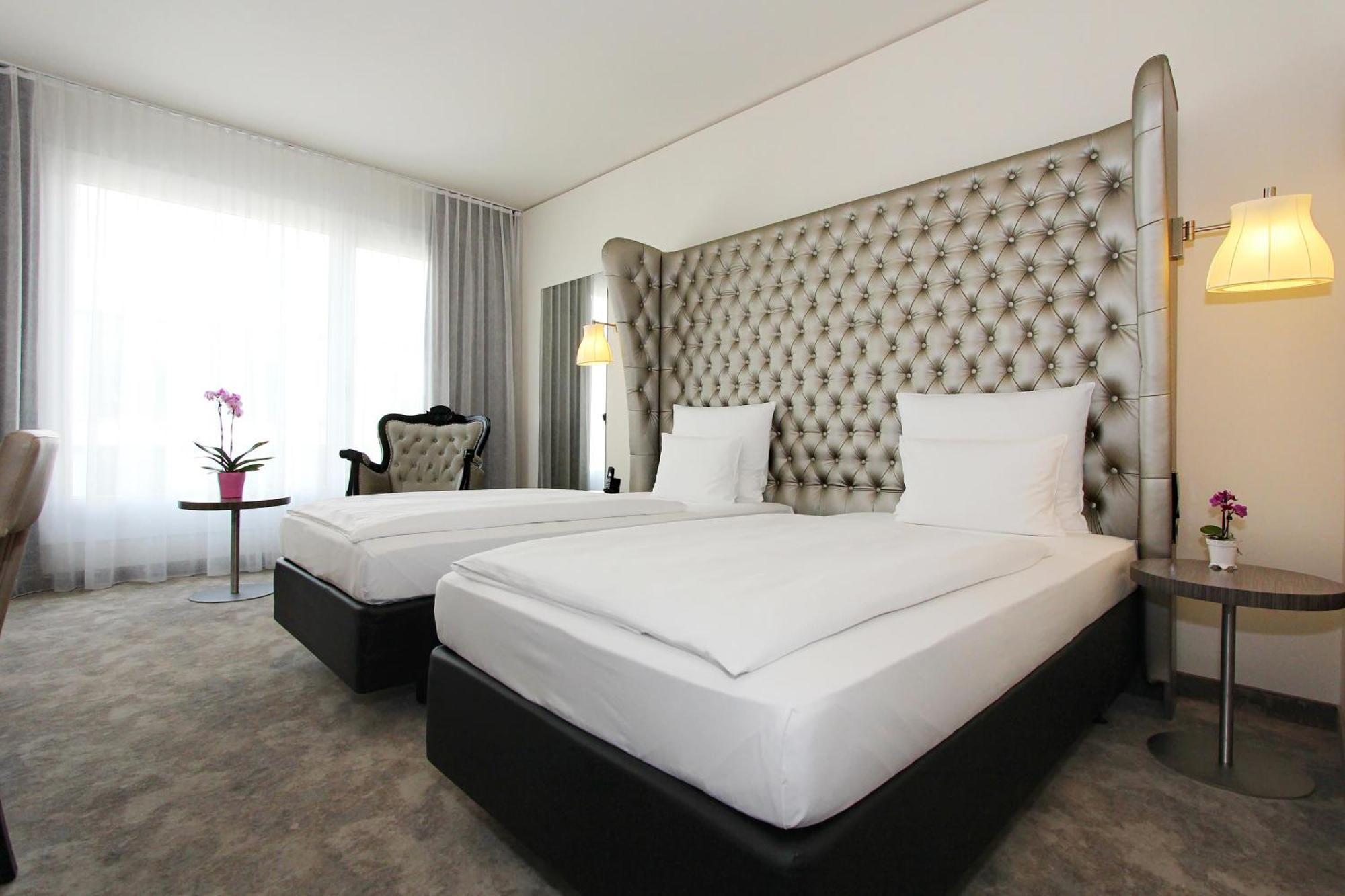 Hotel Arcotel John F