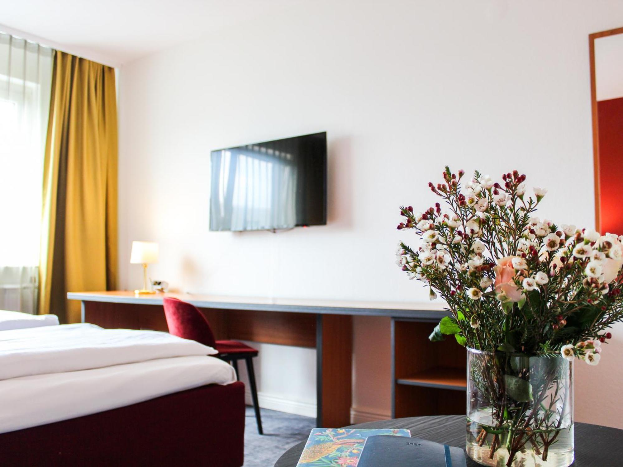 Hotel Good Morning + East Berlin
