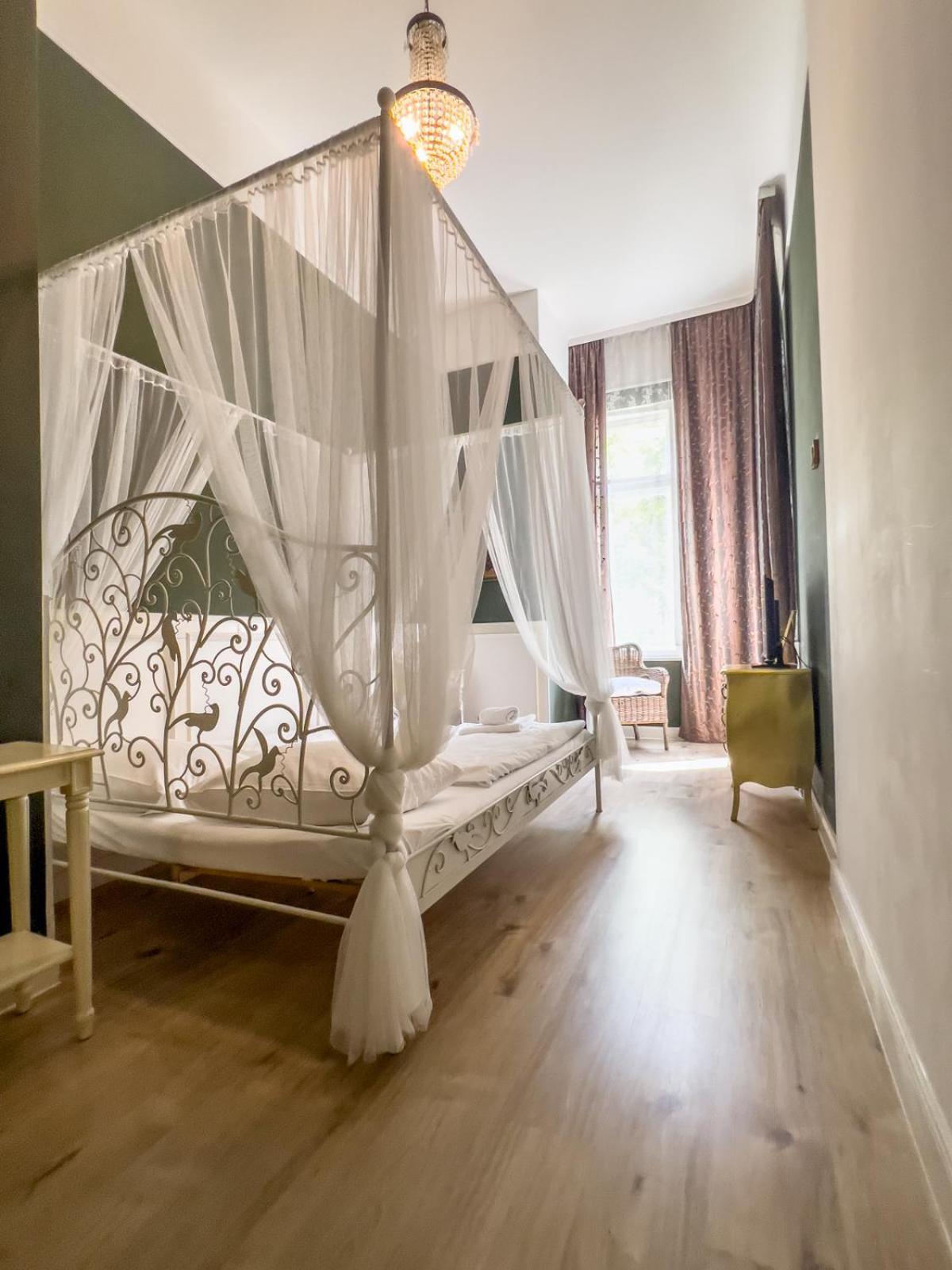 Hotel Hotel-maison Am Olivaer Platz Berlin