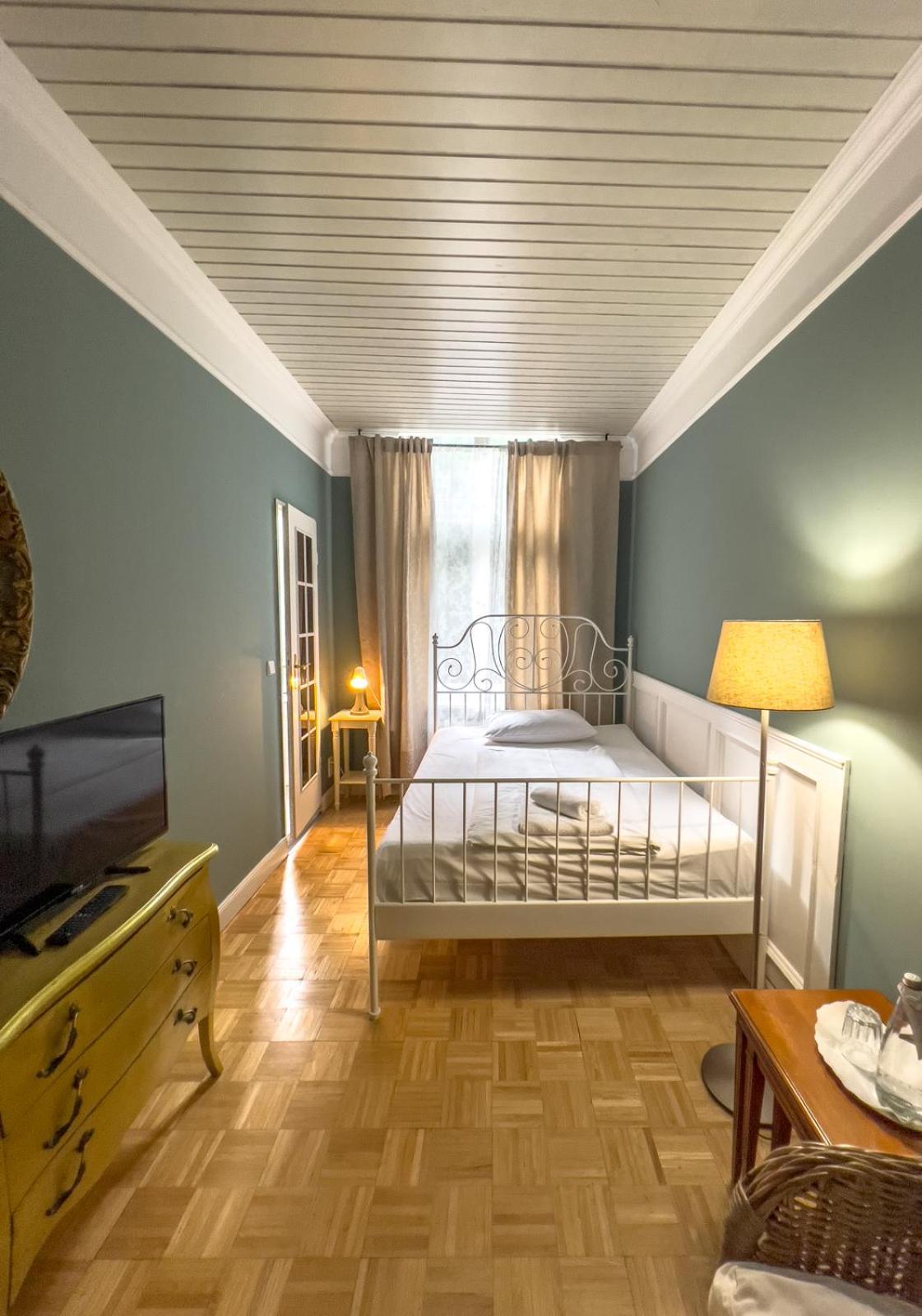 Hotel Hotel-maison Am Olivaer Platz 3*