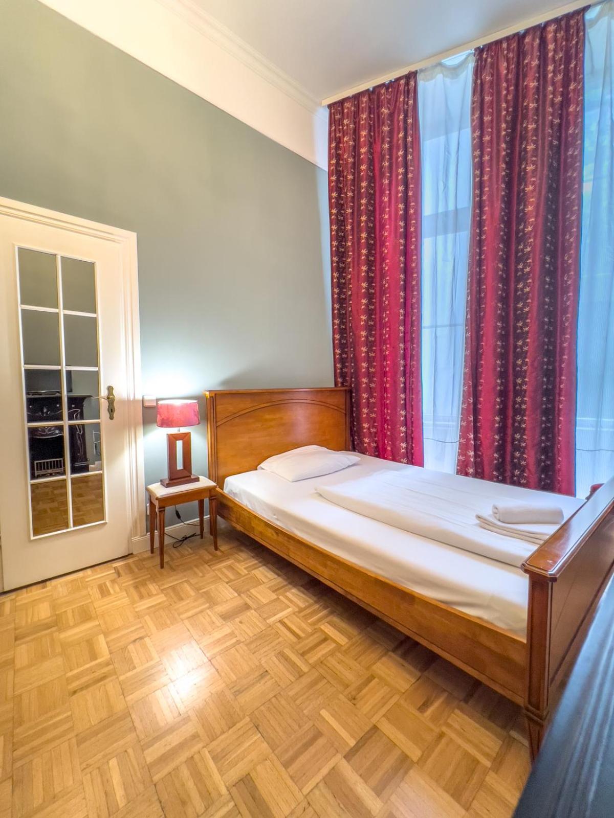 Hotel Hotel-maison Am Olivaer Platz Berlin