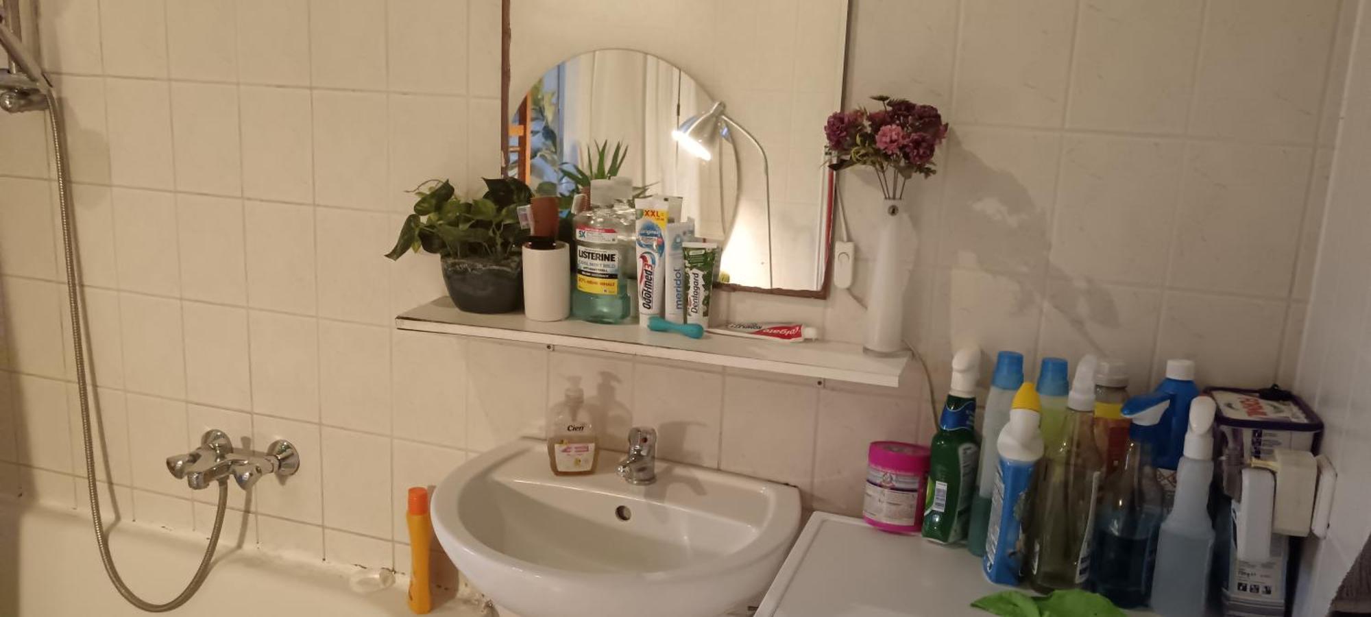 Double Bed In Sharing Berlin