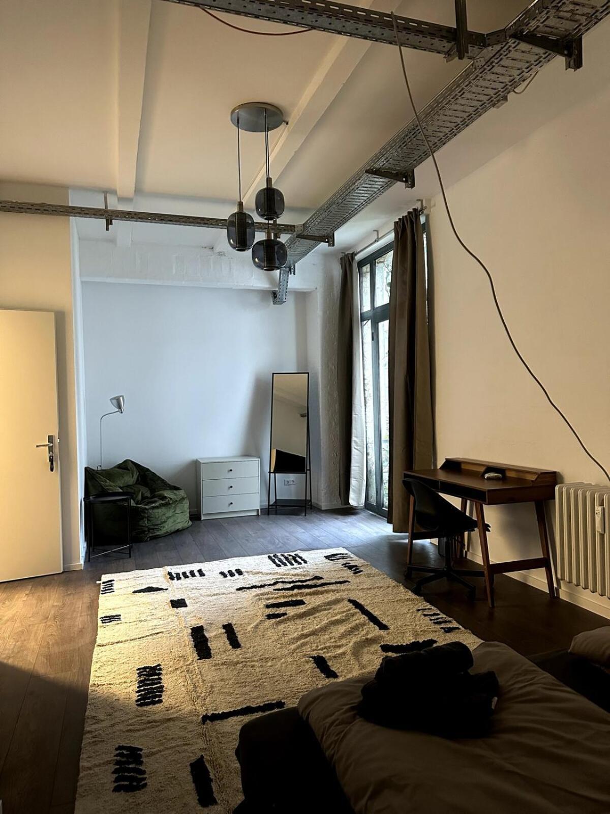 Apartment Classic Black In Vibrant Area 6 Berlin
