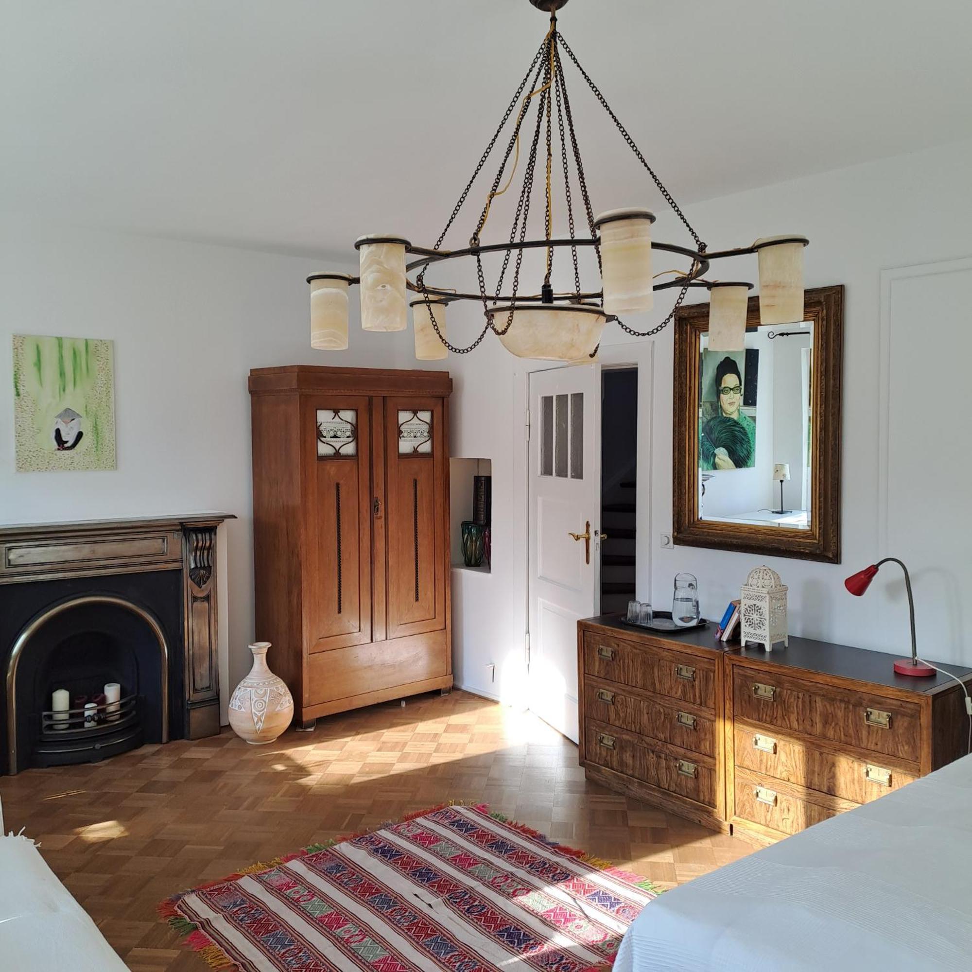 Spacious In Tempelhof Park Area Homestay *
