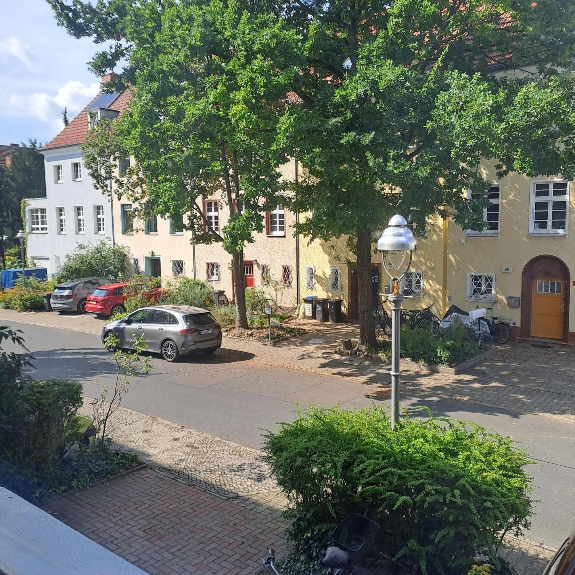 Spacious In Tempelhof Park Area *