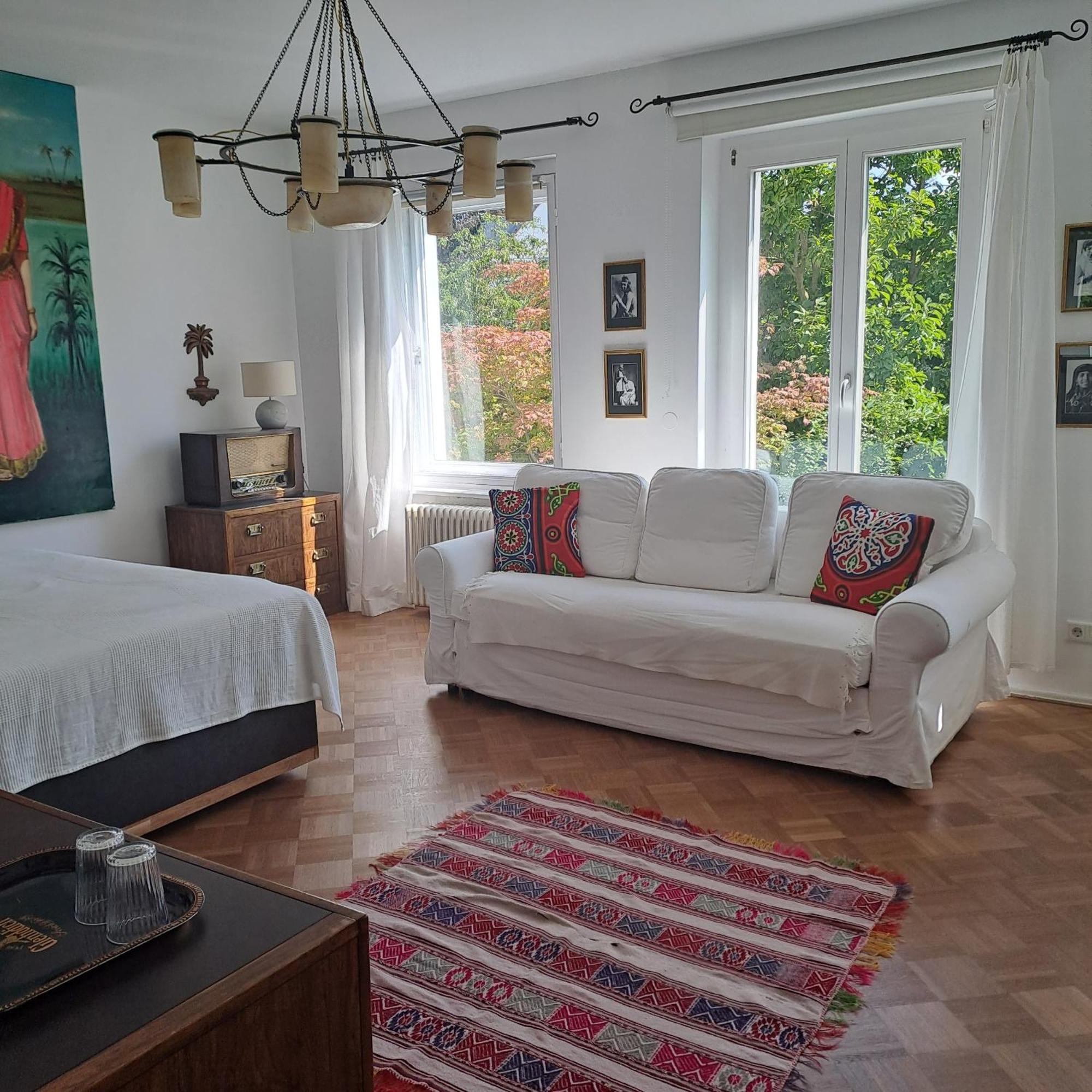 Spacious In Tempelhof Park Area Homestay