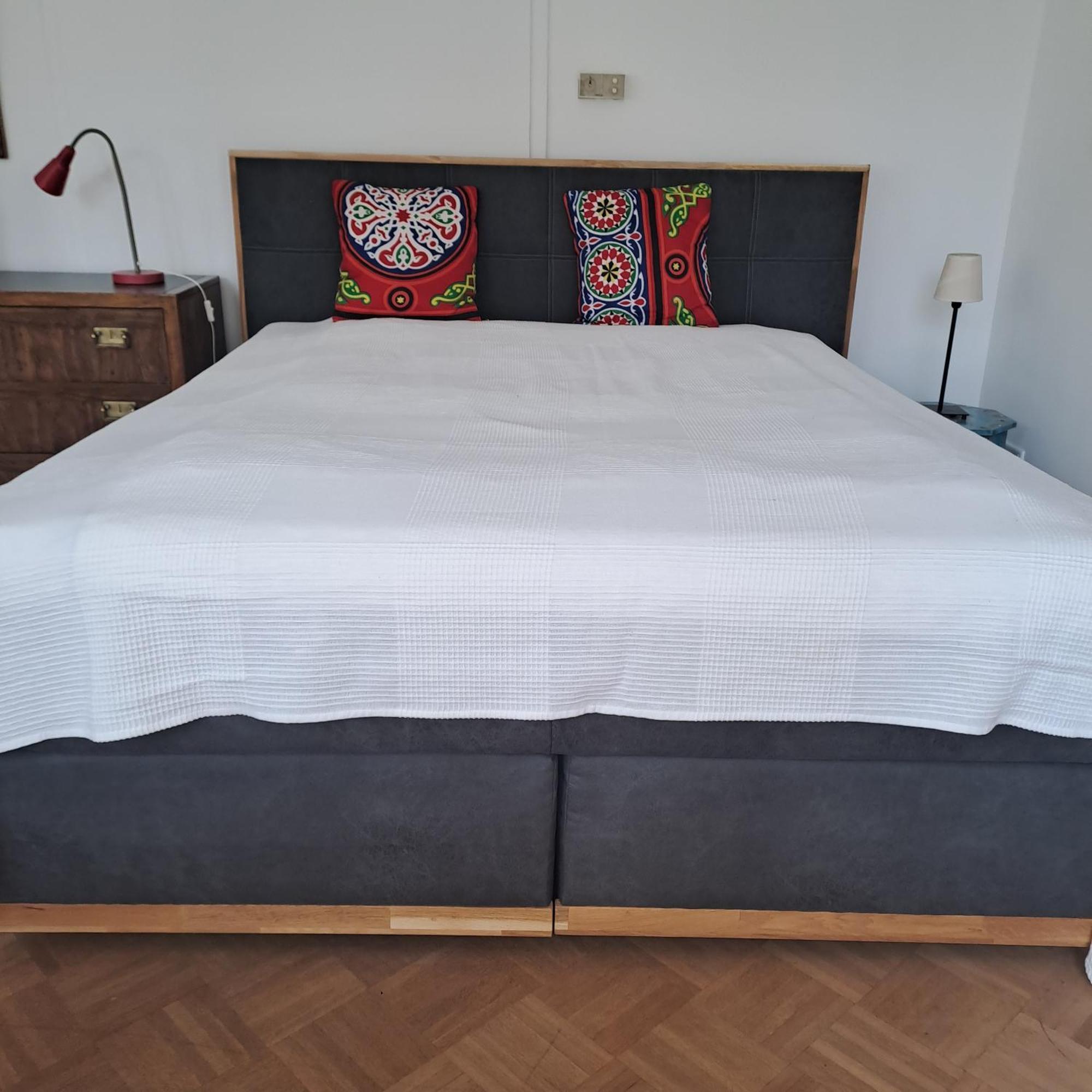 Homestay Spacious In Tempelhof Park Area