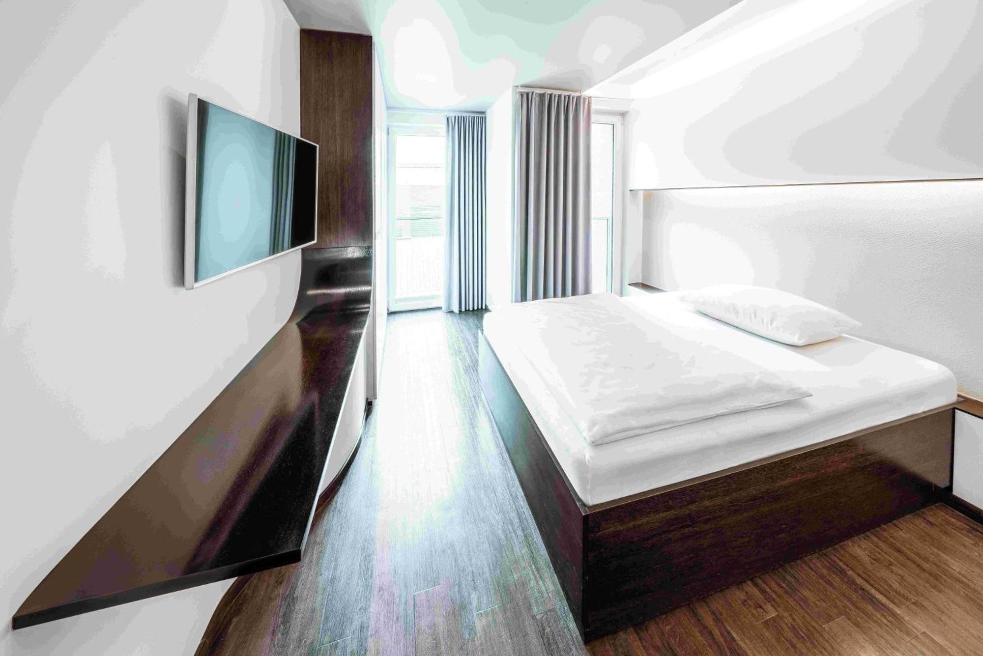 Q! Hotel 4*