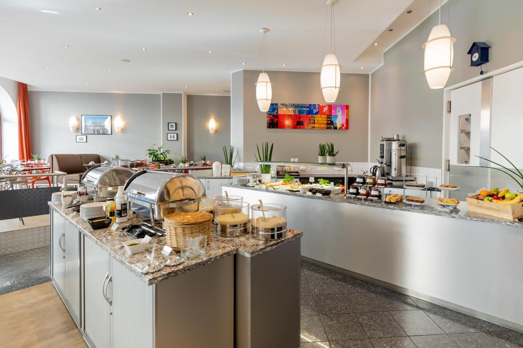 Garner - Checkpoint Charlie By Ihg Hotel 4*