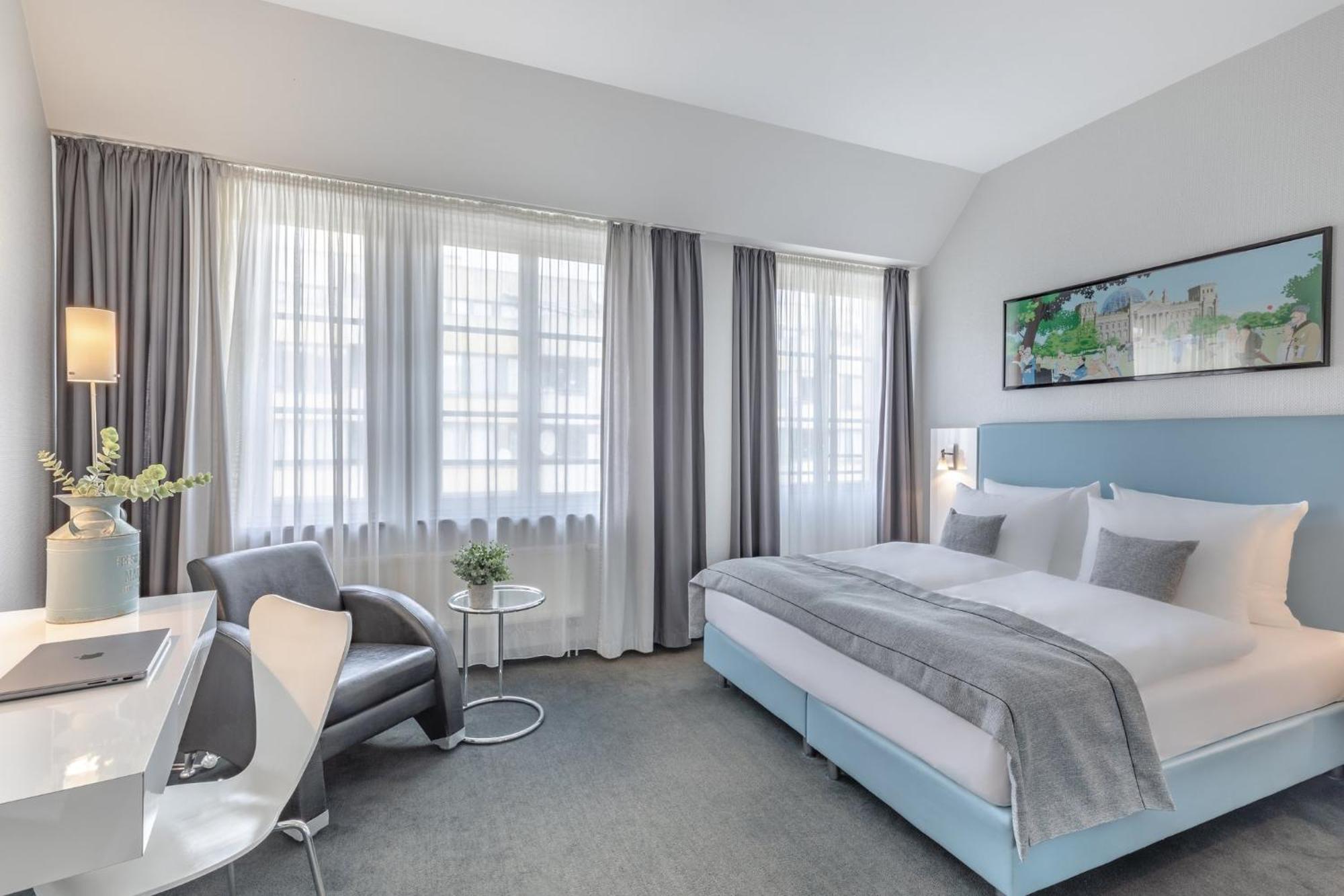 Garner - Checkpoint Charlie By Ihg 4* Berlin