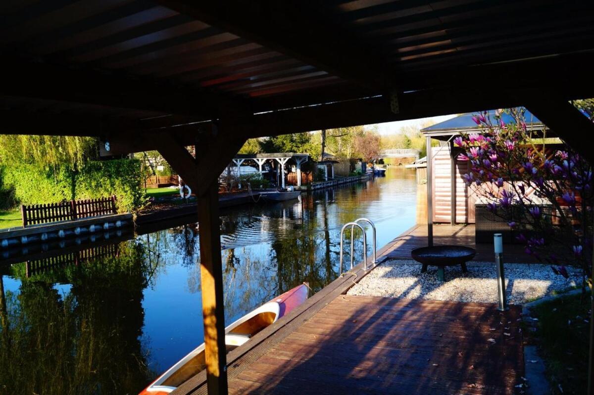 Ferienhaus Ferienhaeuschen Direkt Am Wasser Inklusive 2 Boote *