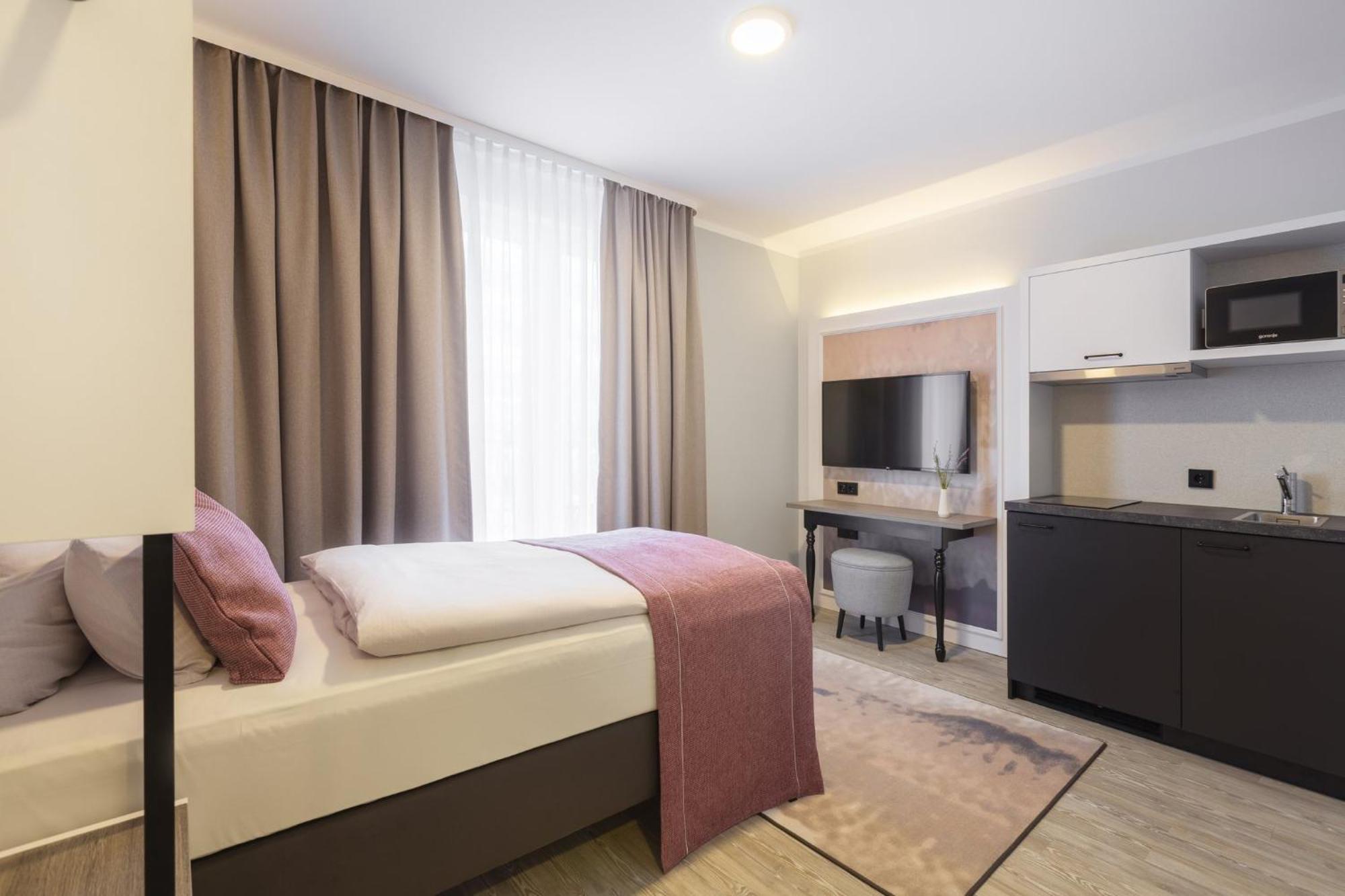 Hotel Garner - Wilmersdorf By Ihg 3*
