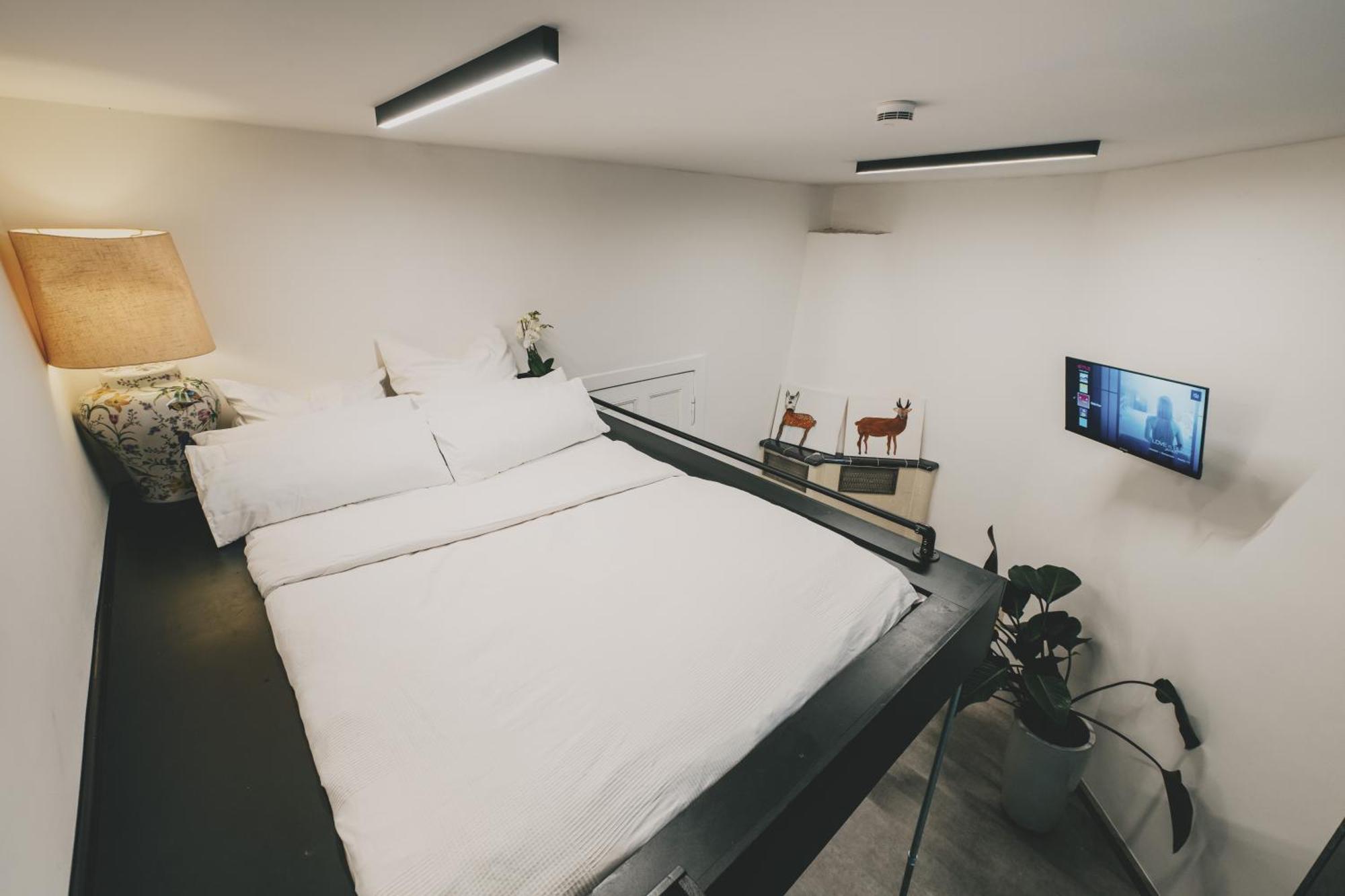 Altbau-loft Fuer 12 Personen Am Alexanderplatz Apartamento
