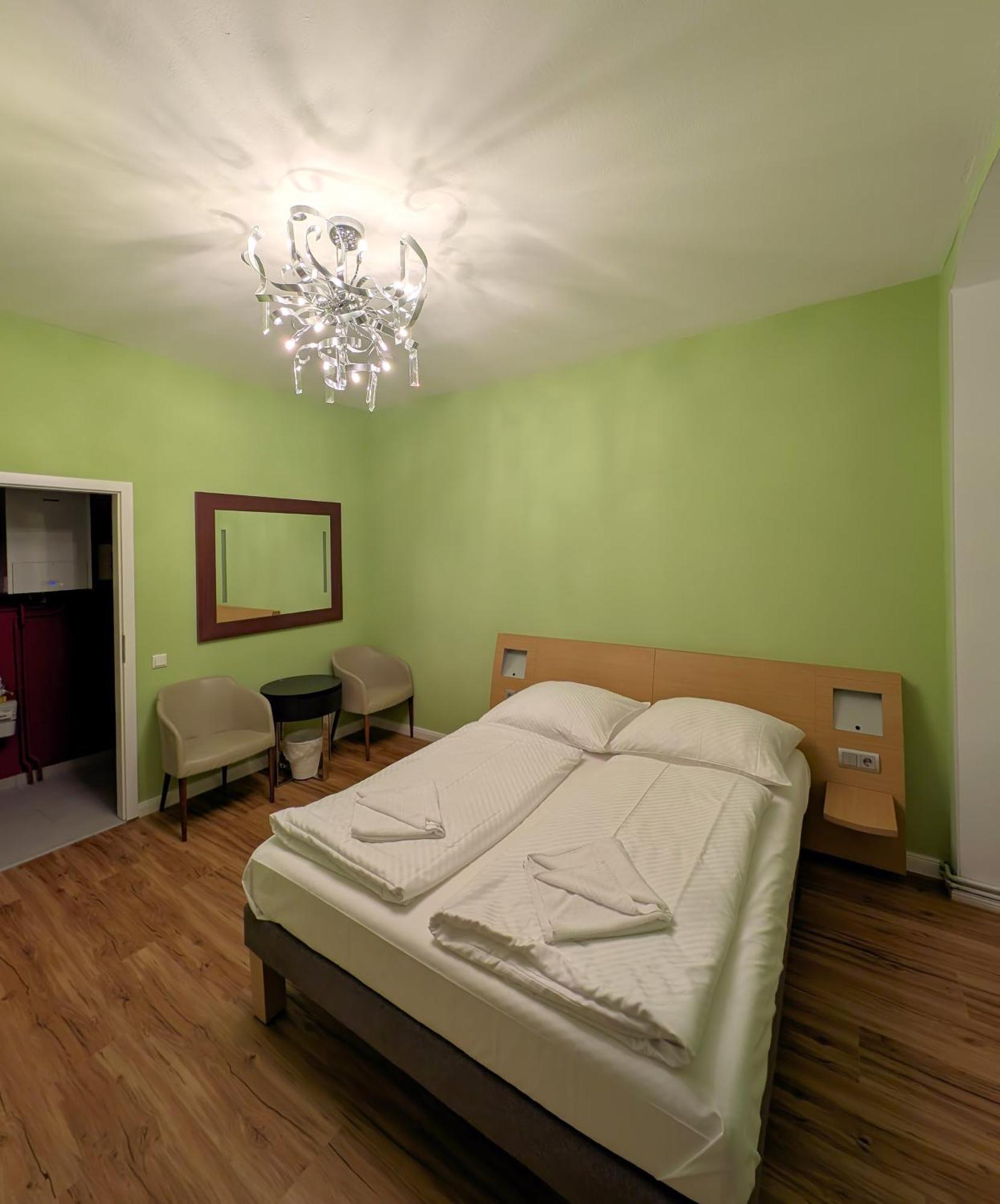 Albert Rooms *