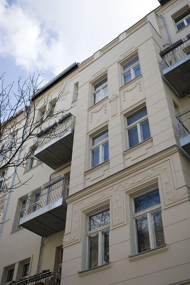 Base Apartment