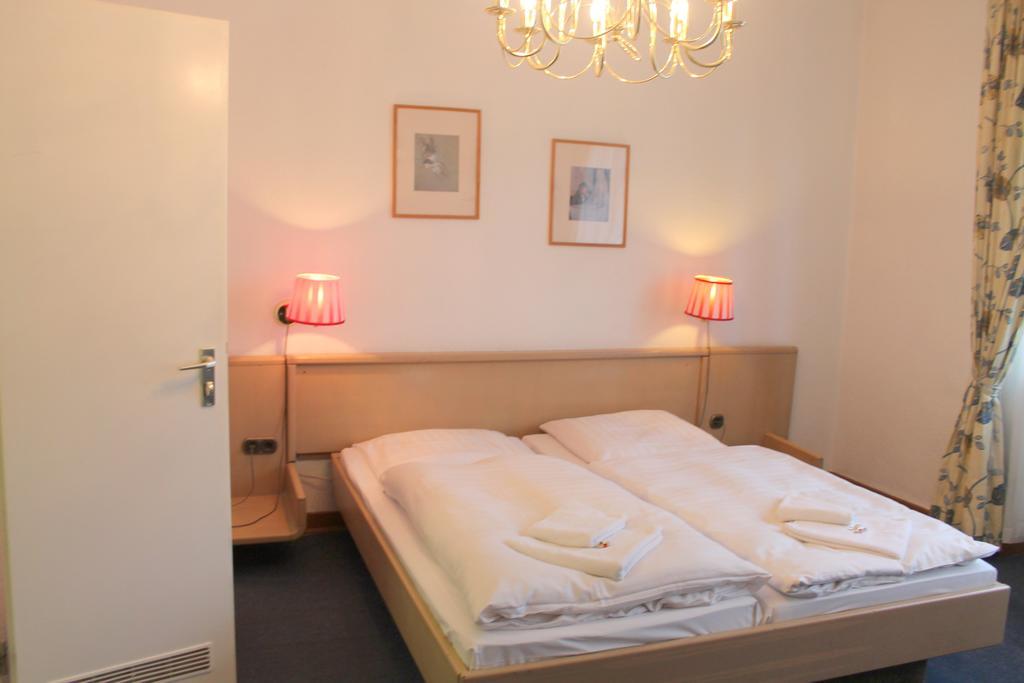 Amelie West Hotel