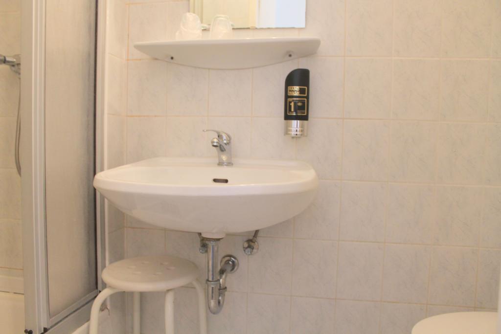 Amelie West Hotel 3*