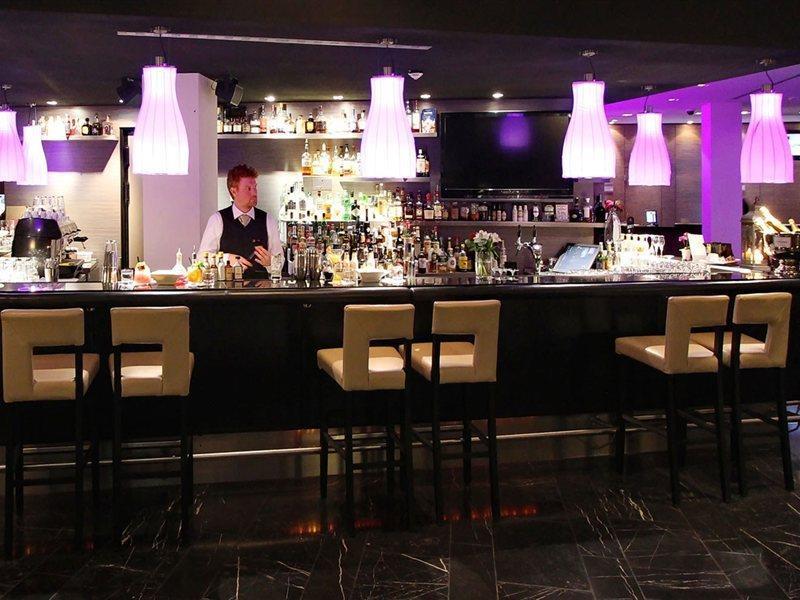 Arcotel John F