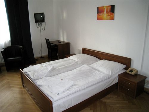 Amelie West Hotel