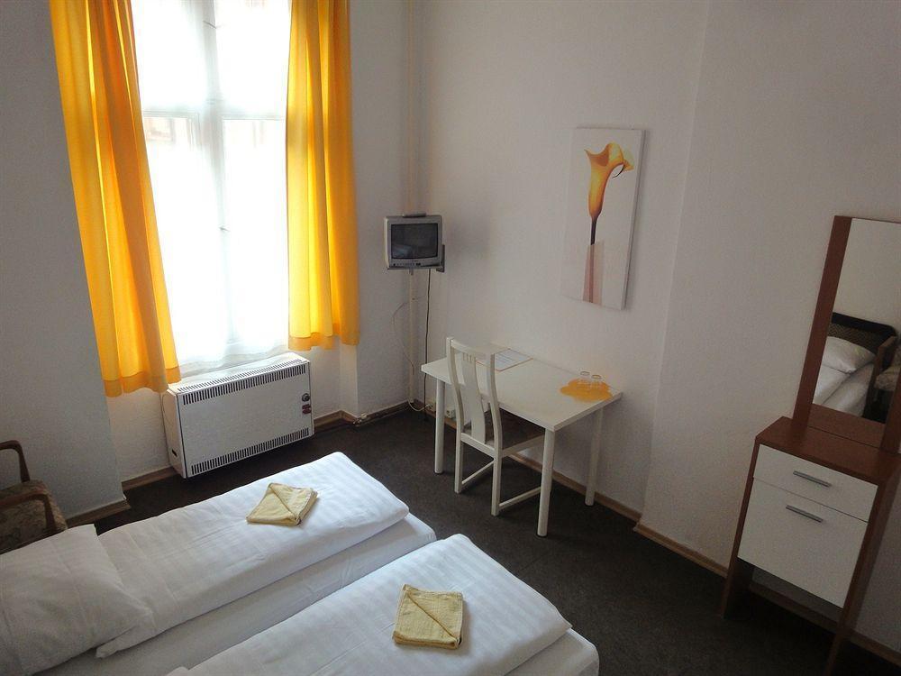 Avalex 2* Berlim