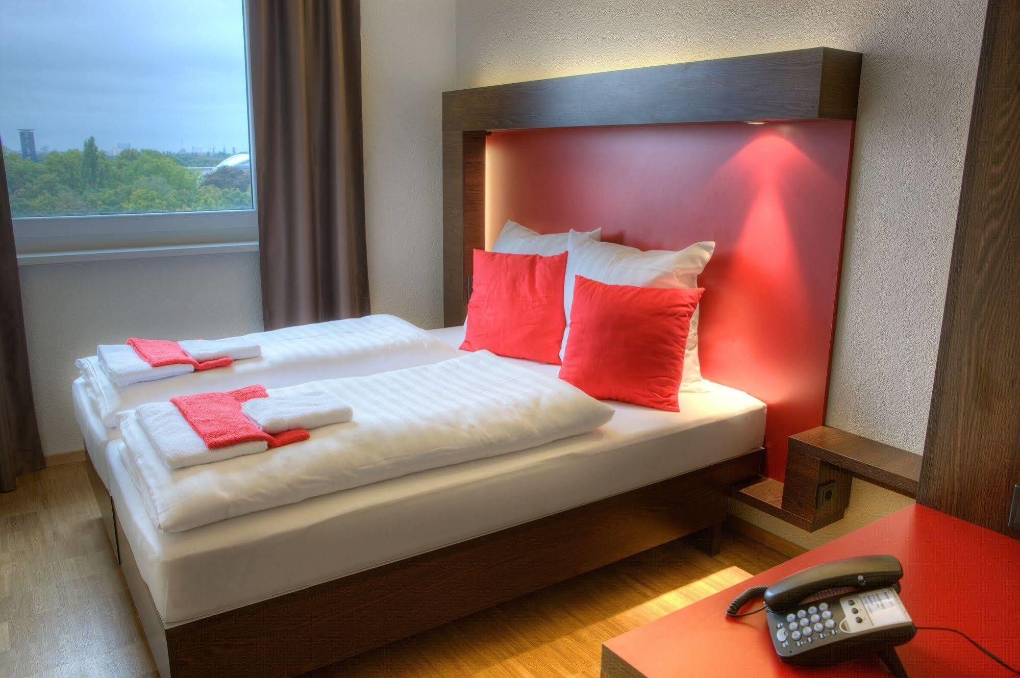 Meininger Hauptbahnhof Hotel 3*