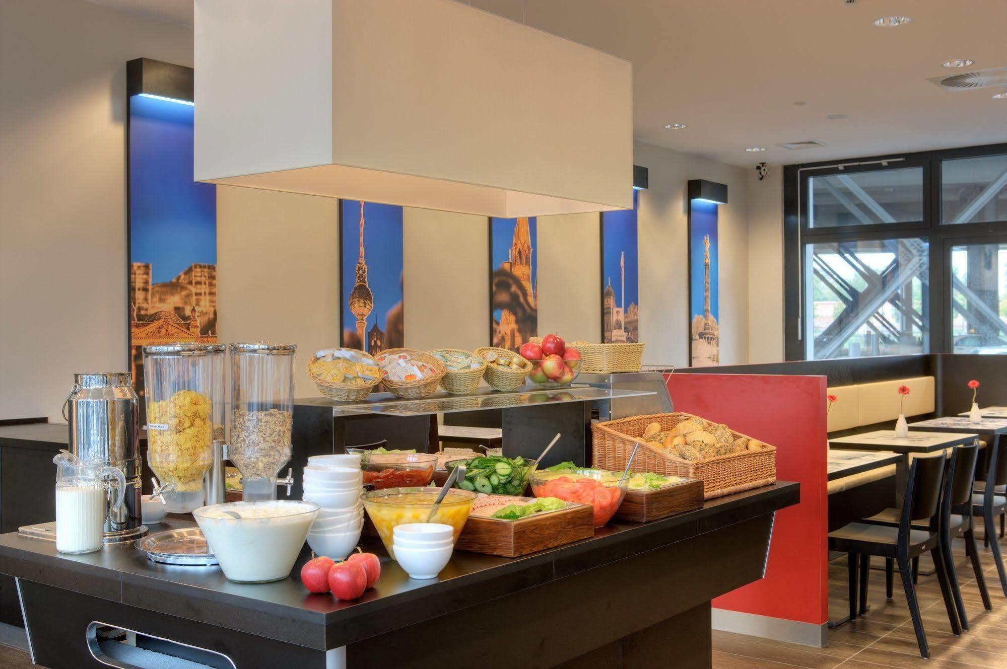 Hotel Meininger Hauptbahnhof 3*