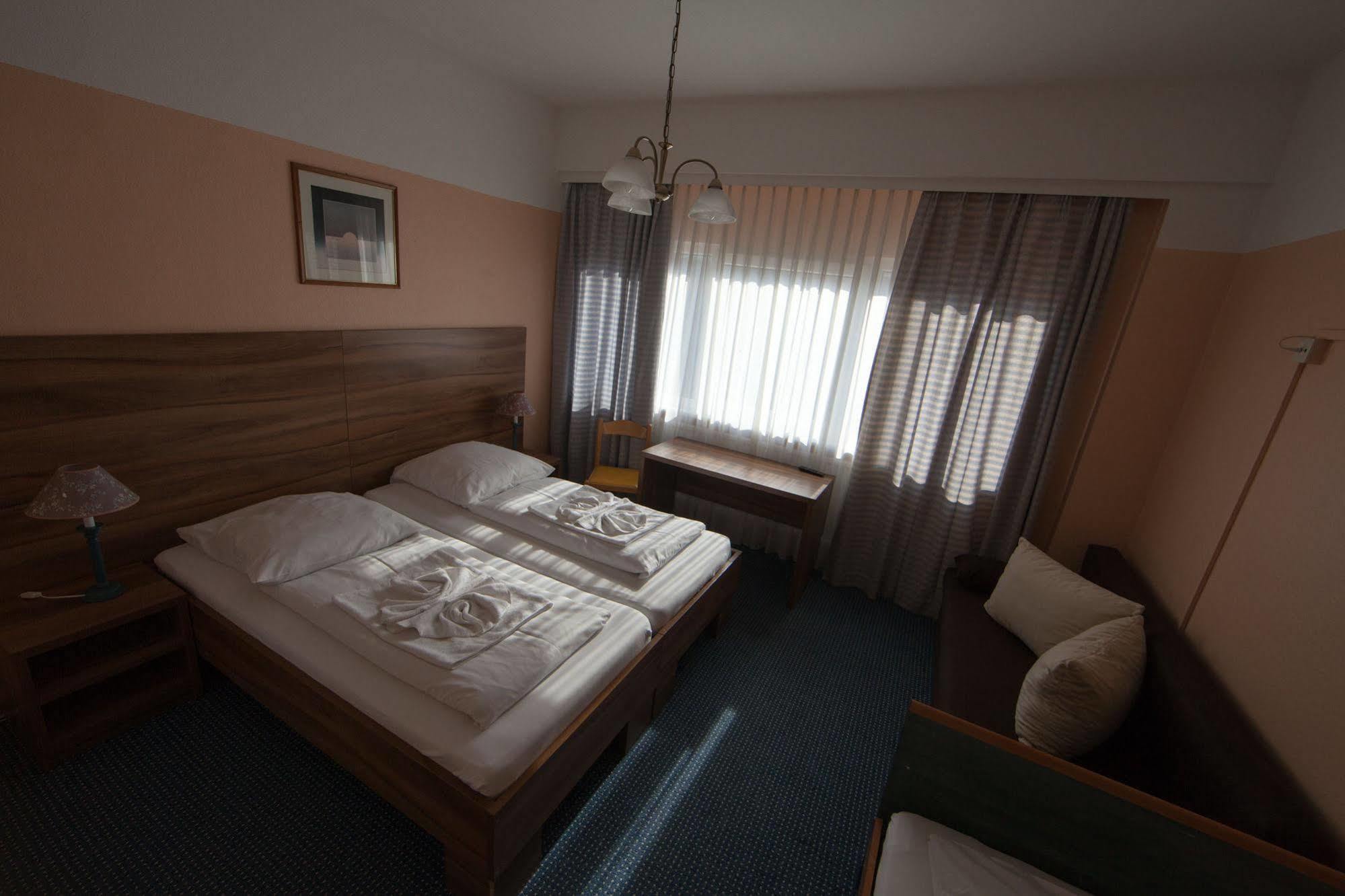 Alper Am Potsdamer Platz Hotel 3*
