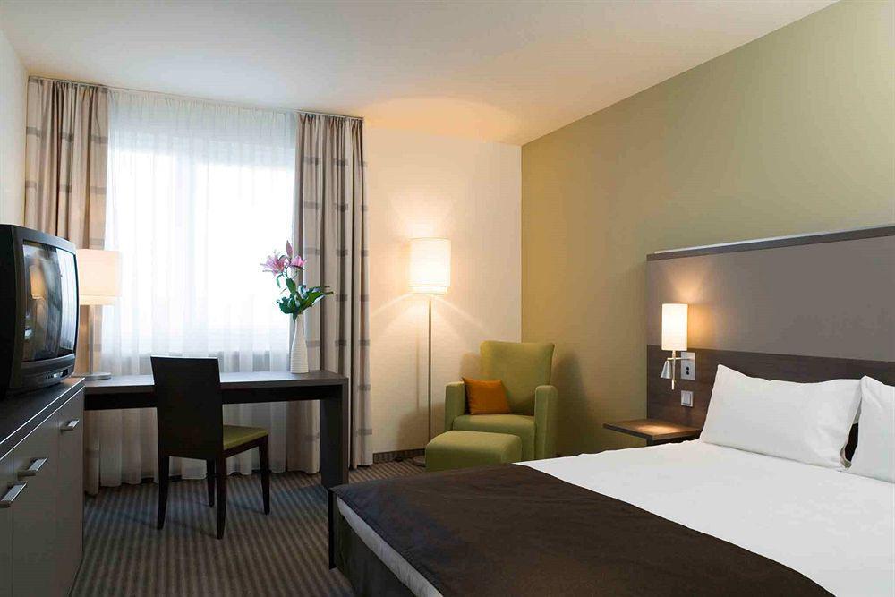 Hotel Mercure Airport Tegel Berlim