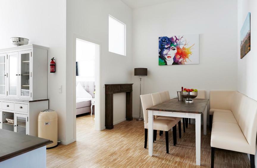 Apartment Sc 04 By Rockchair L Superhost Status L 4 Bedrooms Boxspringbeds 2 Bathrooms Balcony Elevator - Cozy Family & Business Flair Welcomes You! Berlin