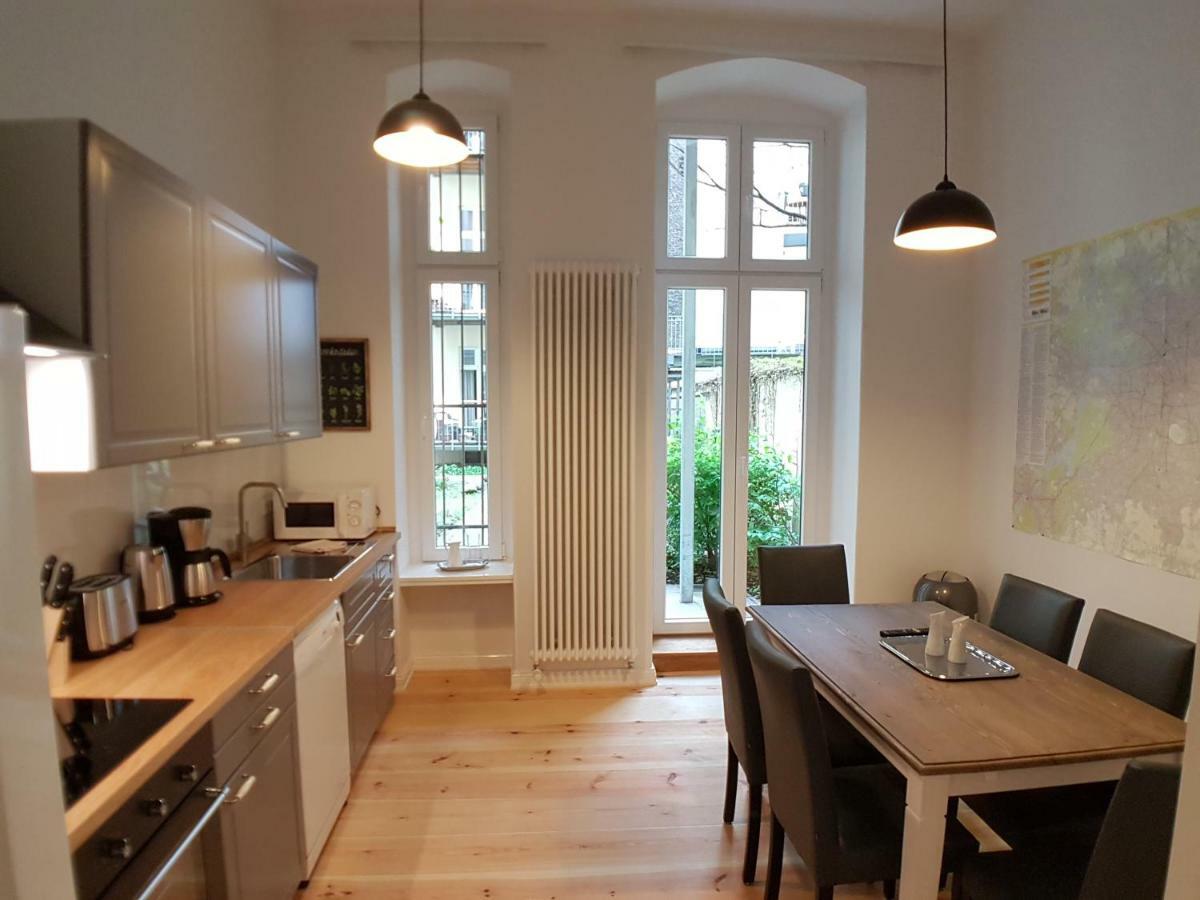 Apartment Lang Re By Rockchair L Superhost Status L 2 Bedrooms Boxspringbeds In Center - Cozy Family & Business Flair Welcomes You! *