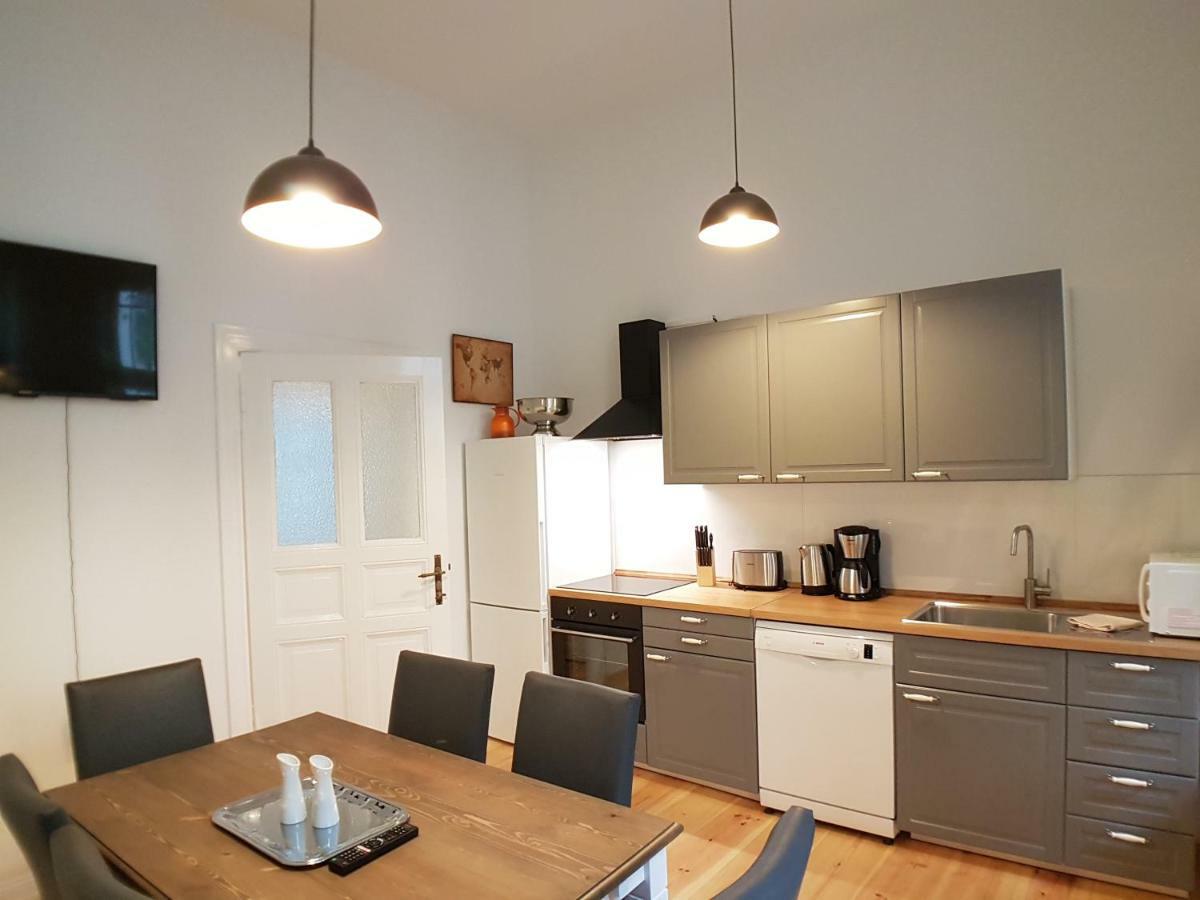 Lang Re By Rockchair L Superhost Status L 2 Bedrooms Boxspringbeds In Center - Cozy Family & Business Flair Welcomes You! Apartment *